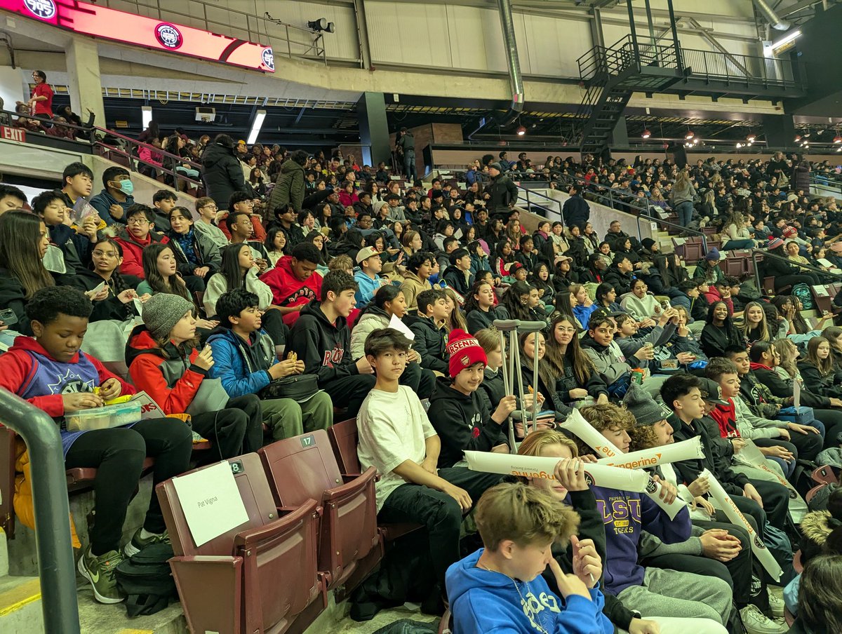 LisaMessom's tweet photo. What a game! Yesterday the intermediate division went to see the @Raptors905 and it was a big hit with a win on top of it! 🏀 @SHOJ_HCDSB https://t.co/N9QIo4W9aE
