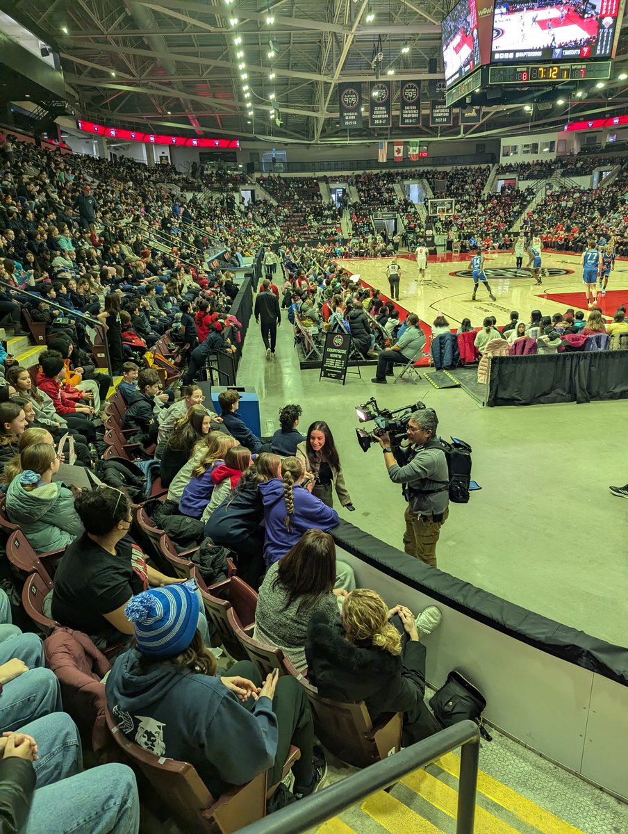 What a game! Yesterday the intermediate division went to see the <a href="/Raptors905/">Raptors 905</a> and it was a big hit with a win on top of it! 🏀 @SHOJ_HCDSB
