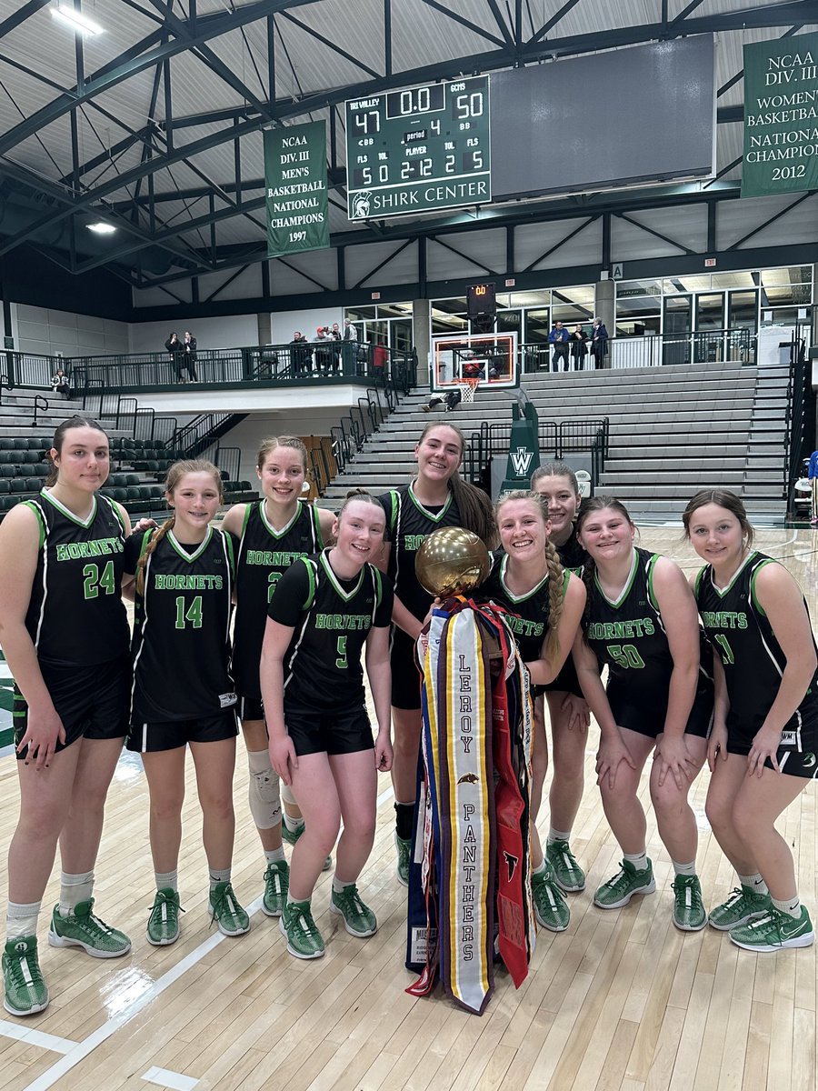 ehsgirlsbball's tweet photo. Eureka now 18-6 after 50-47 victory over #1 Dee-Mack! Play in McLean County HOIC Championship on Saturday at 6:30! ⁦@hoijim⁩ ⁦@KurtPegler⁩ ⁦@AdamDuvall⁩ ⁦@EHSHornets⁩ ⁦⁦@EHSGREENMACHINE⁩ https://t.co/XW39jZRzKS