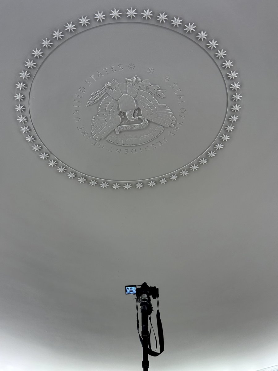 Behind scenes—The great @DougMillsNYT getting another epic photo from above, in the Oval Office today…