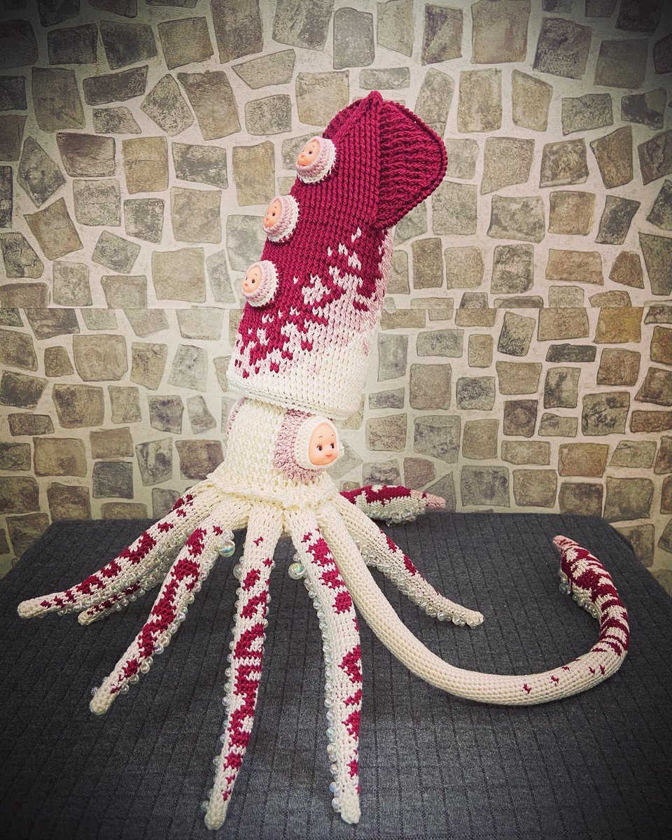 AlaKnitting's tweet photo. イカクィーン🦑✨IKA Queen✨

Queen of squid
오징어의 여왕
魷魚女王

#編み物 #crochet https://t.co/jn4TFHJneU