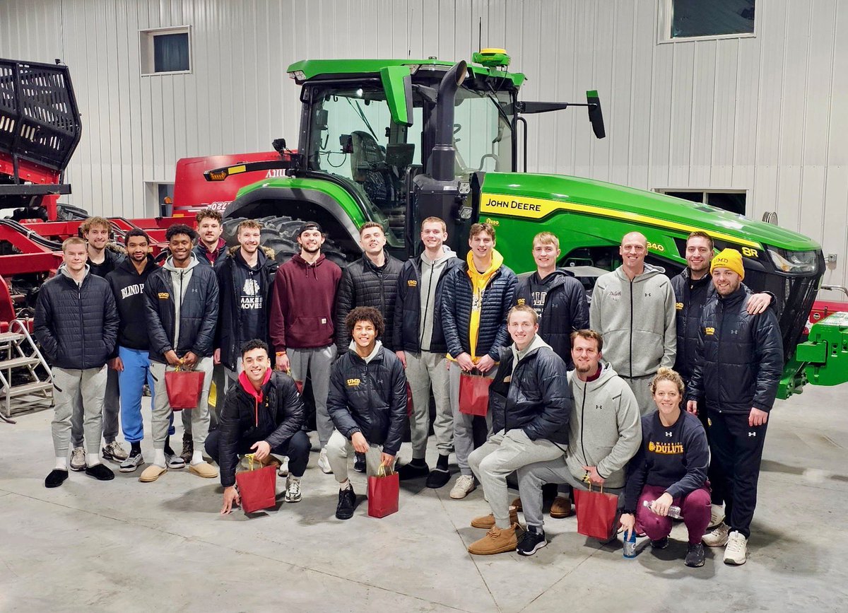 UMD Men's Basketball (@umdbulldogmbb) on Twitter photo The best road-trip meals are home-cooked! Quick stop at Leach Farms before our back to back weekend in ND 🚌🌮‼️
Thank you so much <a href="/Lindsey81078007/">Lindsey Leach</a> <a href="/ChadLeach19/">Chad Leach</a>!
#MakeMoves x #BulldogCountry 🐶🏀 The best road-trip meals are home-cooked! Quick stop at Leach Farms before our back to back weekend in ND 🚌🌮‼️
Thank you so much <a href="/Lindsey81078007/">Lindsey Leach</a> <a href="/ChadLeach19/">Chad Leach</a>!
#MakeMoves x #BulldogCountry 🐶🏀