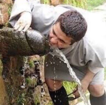 AB84's tweet image. Barrack saying sorry to Michelle for the affair with Jennifer Aniston…