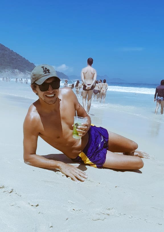 Praia 🇧🇷☀️🌊🔵🟡