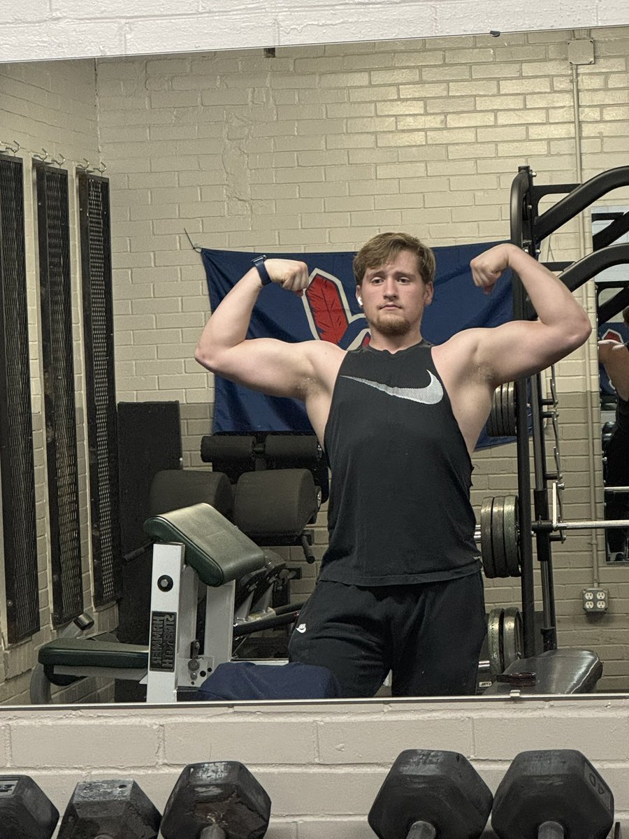 Just had a good upper body day. Just gonna keep staking them till I’m great.