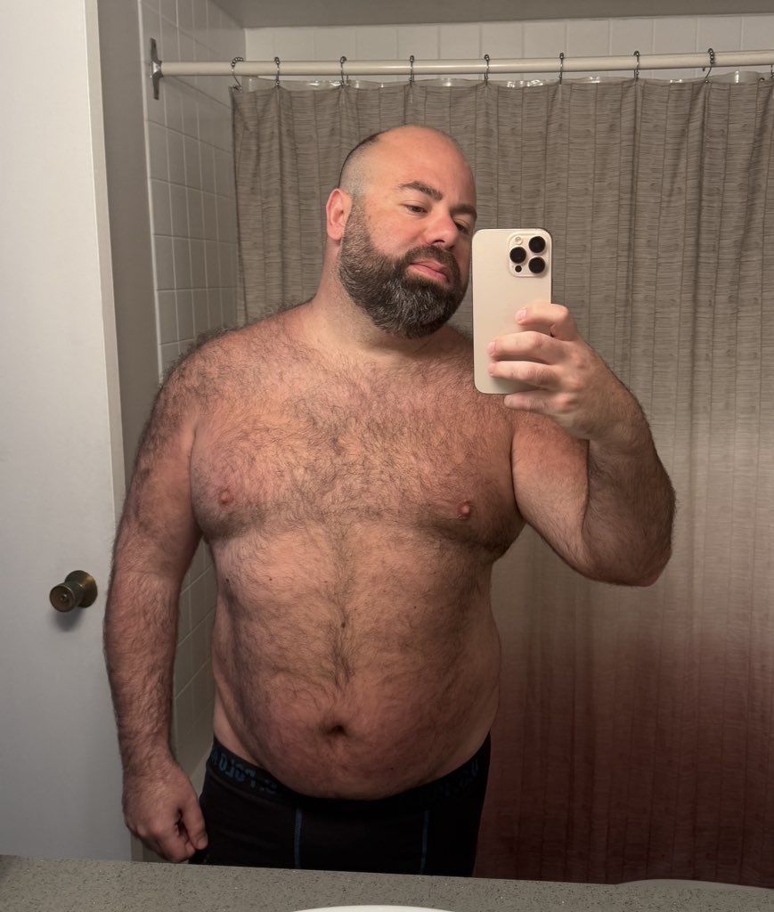 canadianbearxxx's tweet photo. Repost if you like them thick 🐻 https://t.co/A9MIhvrE8a