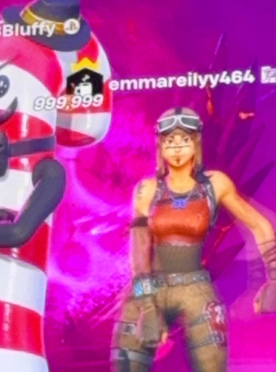 whateverand23's tweet image. SOME RANDOM DUDE JOIN MY LOBBY I LOOK AT HIS LEVEL ON FORTNITE LOOK AT THIS 😭  almost to 1M #fyp #fortnitelevel #lv8clan #FortniteArt