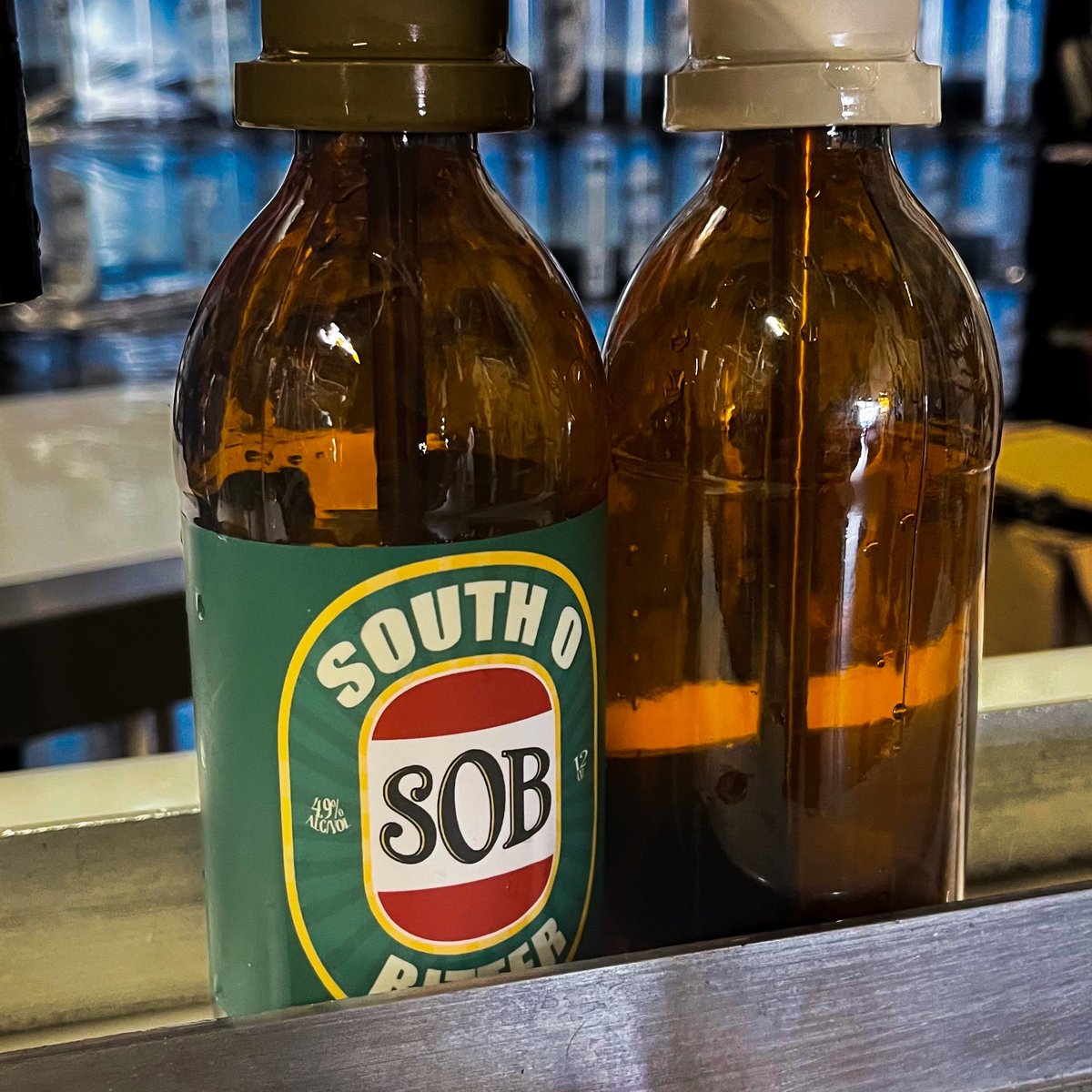 southobrewco's tweet photo. 🇦🇺NEW AUSSIE DAY RELEASE🇦🇺 1/26
South O Bitter 

Rolling out Stubbies for Australia Day, South O Bitter is inspired by Australia’s favourite domestic beer VB. Brewed with Super Pride hops @hopproductsaustralia this smooth yet slightly bitter beer, SOB is an easy drinker https://t.co/oLZIaSxp8Z