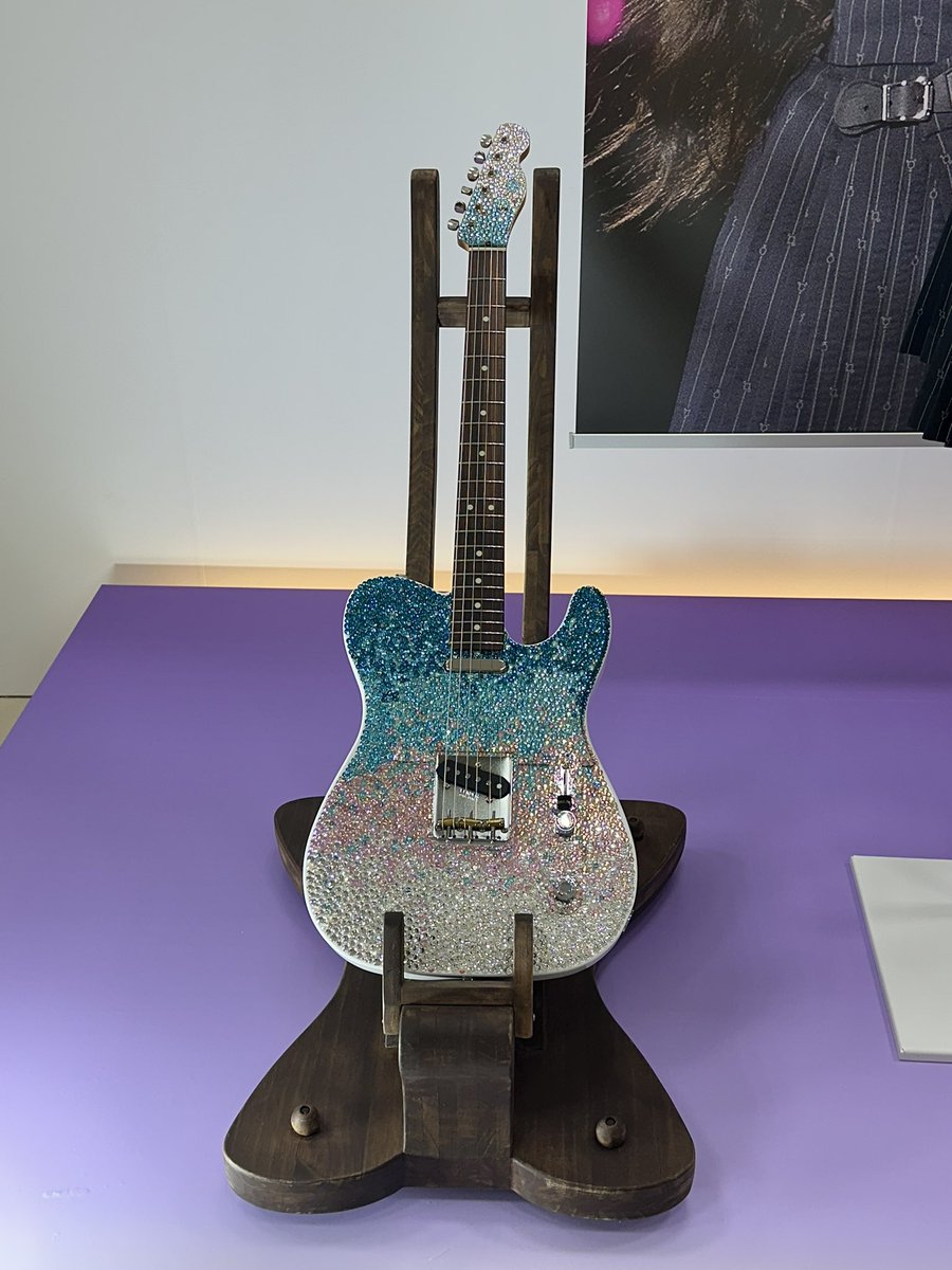 dkwlrma0516's tweet photo. 와 바이썸머 기타도 잇네.. 미쳣다 .... 내일가서 봐야지 나는🥹🥹🥹 https://t.co/cdj20t9tRe