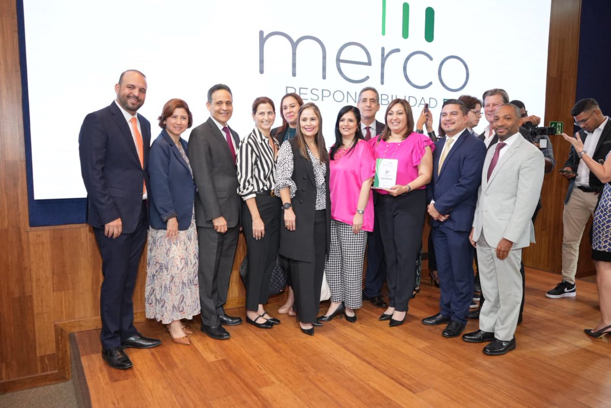 banconalpa's tweet photo. Banco Nacional de Panamá ha alcanzado la posición número 2 en el ranking MERCO de Responsabilidad ESG 2024, subiendo 6 posiciones respecto al año anterior. Este logro resalta su compromiso con una gestión responsable y sostenible, integrando principios ambientales, sociales y de gobernanza (ESG) para generar un impacto positivo en clientes, colaboradores, comunidad y ambiente.

Adicional, se posiciona como número 5 entre las empresas más responsables con el ambiente, número 2 con la sociedad y 3 a nivel ético y de gobernanza.