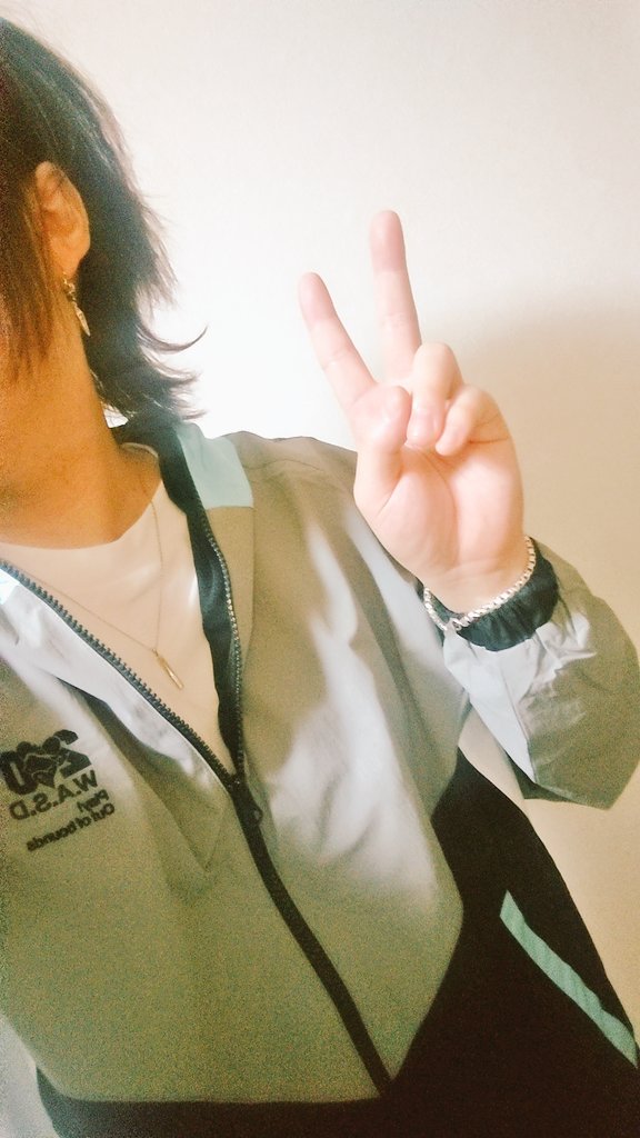 knsijin's tweet image. おはむね！

二十日ネルさんのコラボアパレル
のかっこかわいいジャケット
届きました！ありがとうございます🥳🙏
 #wasd  #二十日ネル