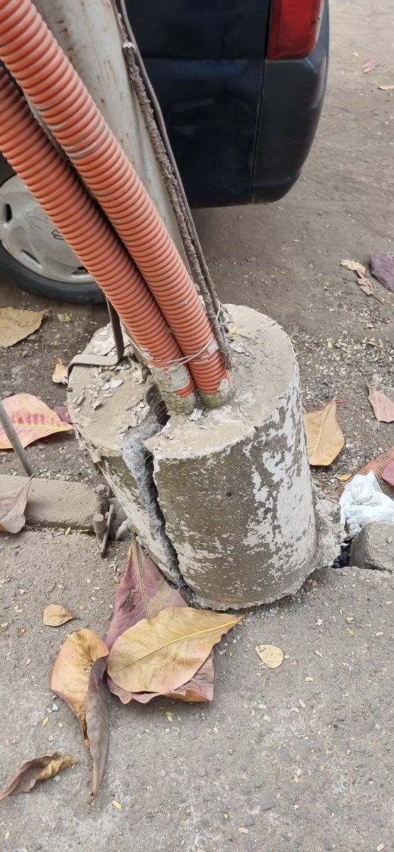 casjshah's tweet photo. @mybmc @mybmcWardN a few days ago, tree fell in a garden in 90 ft road, and a lady passed away. Wanted to bring this to your attention so that another tragedy is averted at 90 ft road opp. Neelkanth Villa https://t.co/BQ5vPoMpv4