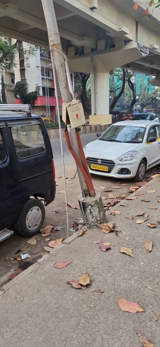 casjshah's tweet photo. @mybmc @mybmcWardN a few days ago, tree fell in a garden in 90 ft road, and a lady passed away. Wanted to bring this to your attention so that another tragedy is averted at 90 ft road opp. Neelkanth Villa https://t.co/BQ5vPoMpv4