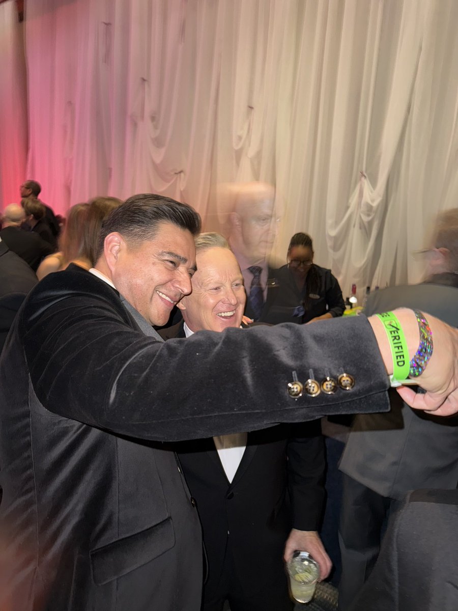 It was great meeting Sean in DC!! <a href="/seanspicer/">Sean Spicer</a>