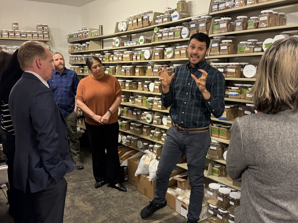 alexpietsch's tweet image. The @WSUCorpRel team visited the @wsucahnrs #BreadLab in Mt Vernon today with partners from @AlaskaAir @Boeing @Starbucks @patagonia Provisions and @IvarsClam to learn about its work to improve the healthiness and sustainability of bread. #GoCougs