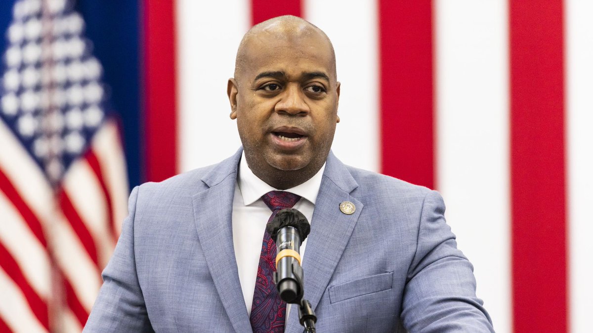 Protect Kamala Harris ✊ tweet media