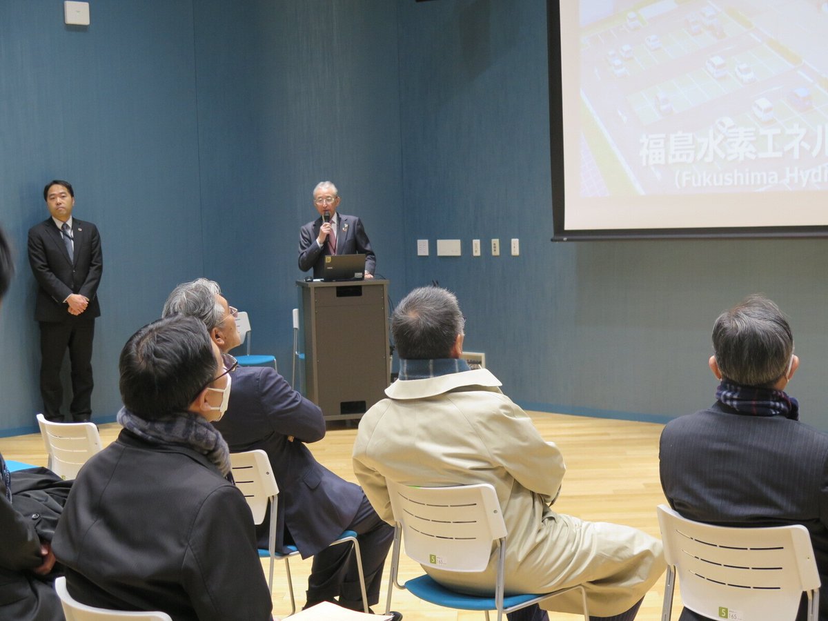 nedo_info's tweet photo. 【トピックス📸】
2025年1月15日、伊藤復興大臣が、世界有数規模の水素製造装置(10MW)を備えた、福島県浪江町にある「福島水素エネルギー研究フィールド(FH2R)」を視察され、NEDOの斎藤理事長が同行しました。
🔻詳細
https://t.co/LS0ENhoN9n
#NEDO #FH2R https://t.co/sqI1ojHwZq