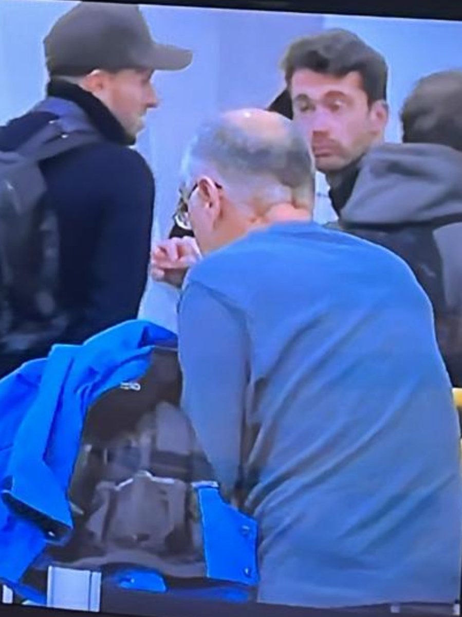 A_EsparzaOteo's tweet image. Martín Anselmi y su cuerpo técnico están ya en el aeropuerto.

Viajan rumbo a Portugal.