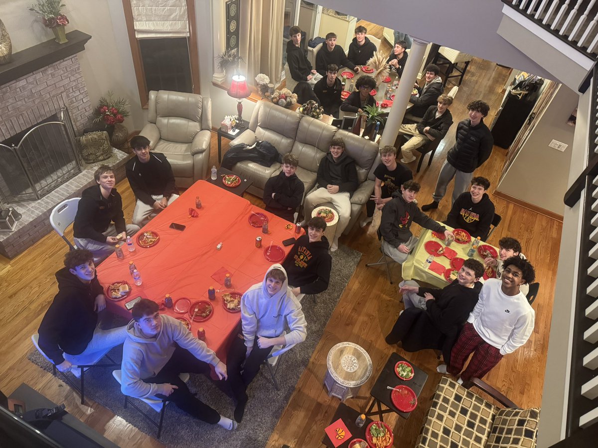 Team dinner tonight at the Justice house. Thank you for hosting and all those who helped out. Big weekend ahead for the Bulldogs!