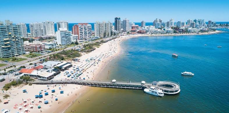 otimistaoficial's tweet photo. 🇺🇾 Porque tantos brasileiros estão mudando seu domicílio fiscal para o Uruguai? Simples devido a várias vantagens oferecidas pelo país. Aqui estão algumas das principais razões: https://t.co/4uMsqjwTnc