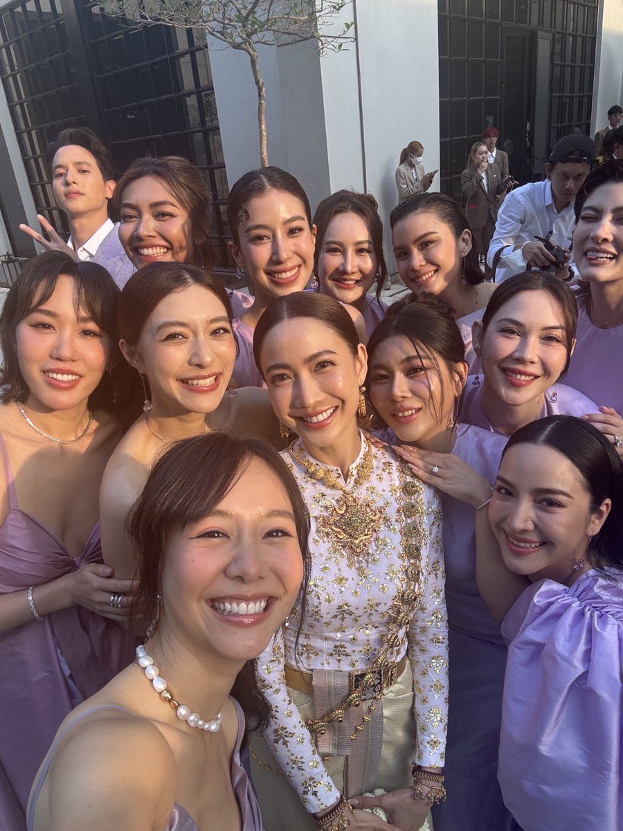 dairangok's tweet photo. เหล่า #เพื่อนเจ้าสาว  คนสวย #pranainataphorn #แต้วณฐพร #weddingday https://t.co/Ywf6WDB4Pe