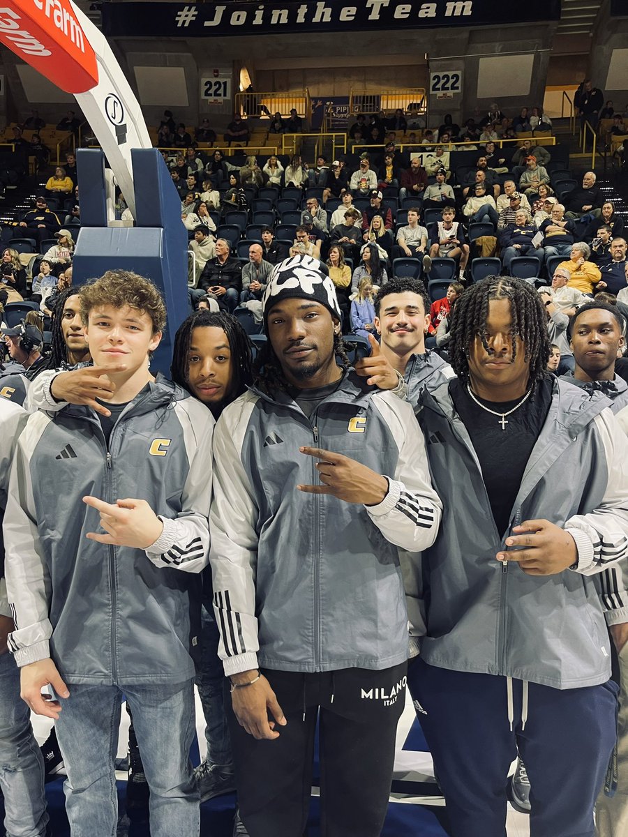 GoMocsFB's tweet photo. Academic night! Our guys take care of business in the classroom 📚🤓 https://t.co/E0K7n4neZR