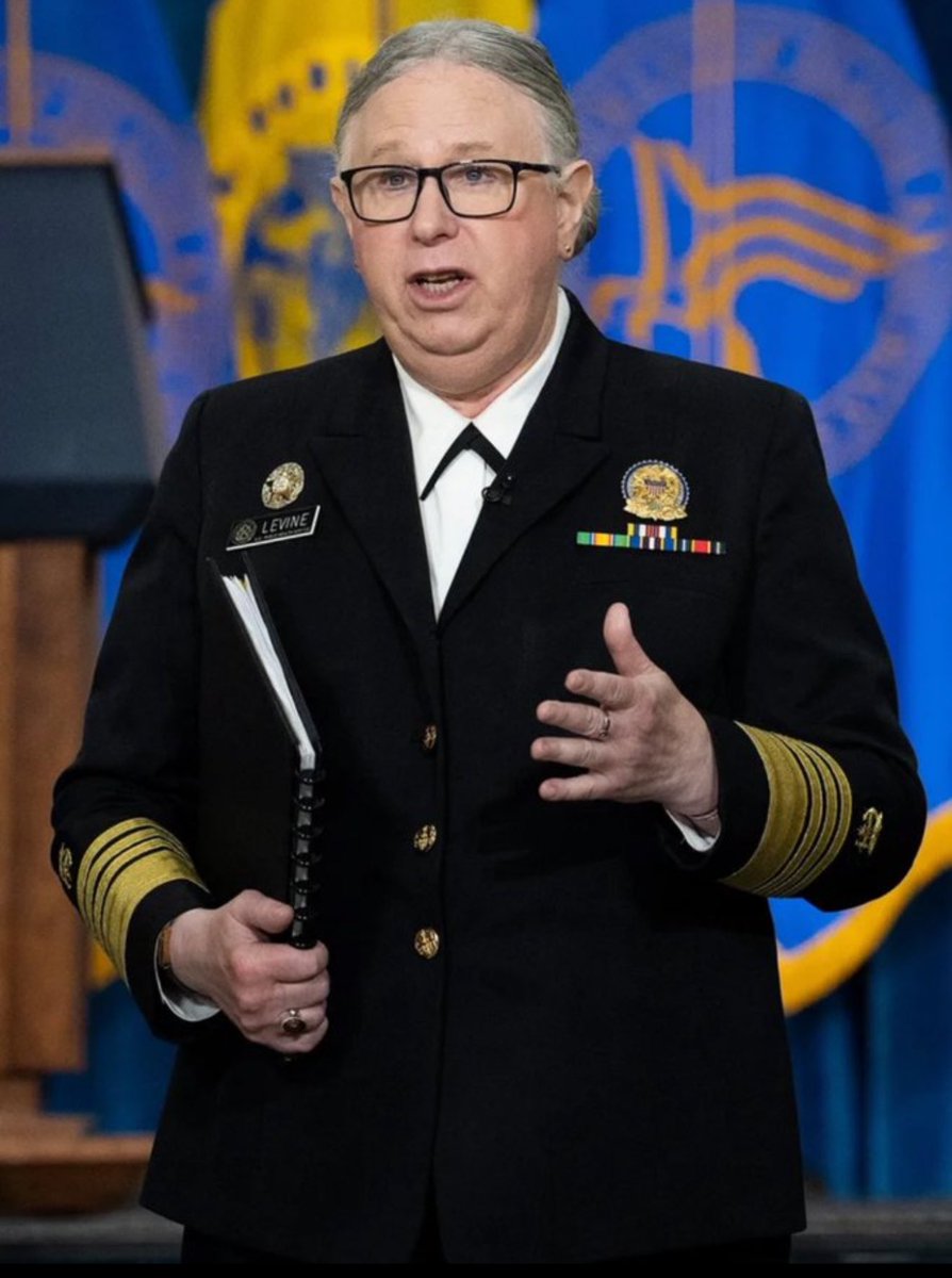 Jhonffonseca's tweet image. ¿Apoyas que Trump despida a todo hombre con problemas mentales que se haga pasar por mujer en el ejército?

Sí o no ?