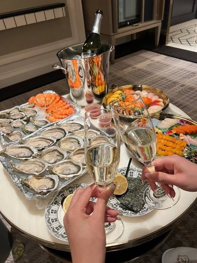 この盛り合わせ以上にお祝いの気持ちが伝わるものはありません！贅沢な生活に乾杯🥂🍤