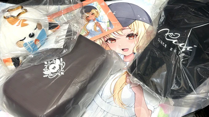 フレアさんの 5周年記念グッズ届いた