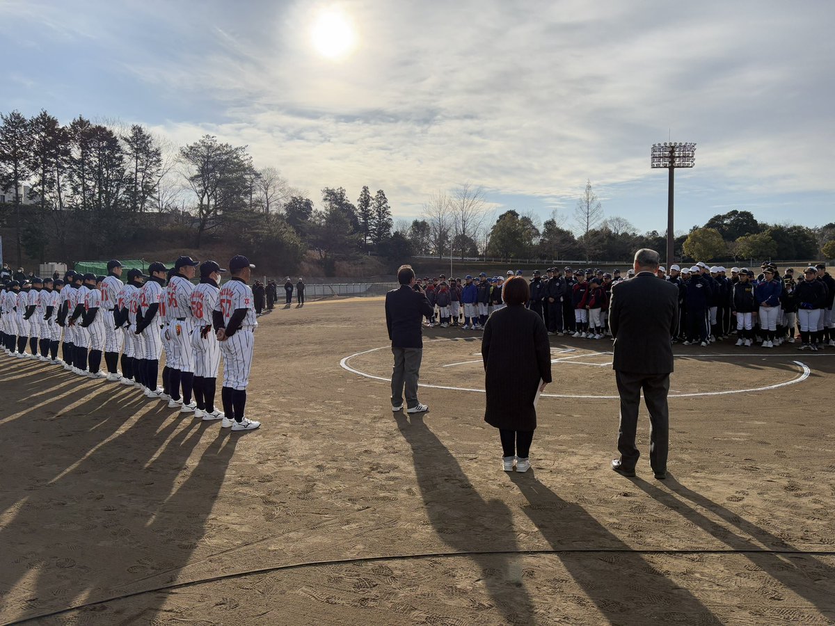 Hitachi_Yakyu's tweet photo. 【野球教室⚾️☀️】

1/19(日) 常陸太田市内のグランドで、小中学生合わせて約120名の少年・少女を対象に野球教室を実施しました⚾️
ホームラン競争では、#山下龍斗 選手、#吉川海斗 選手が柵越えホームランを披露し、大いに盛り上がりました🙌

#日立製作所野球部
#野球教室
#常陸太田市 https://t.co/52EDRIZcL9