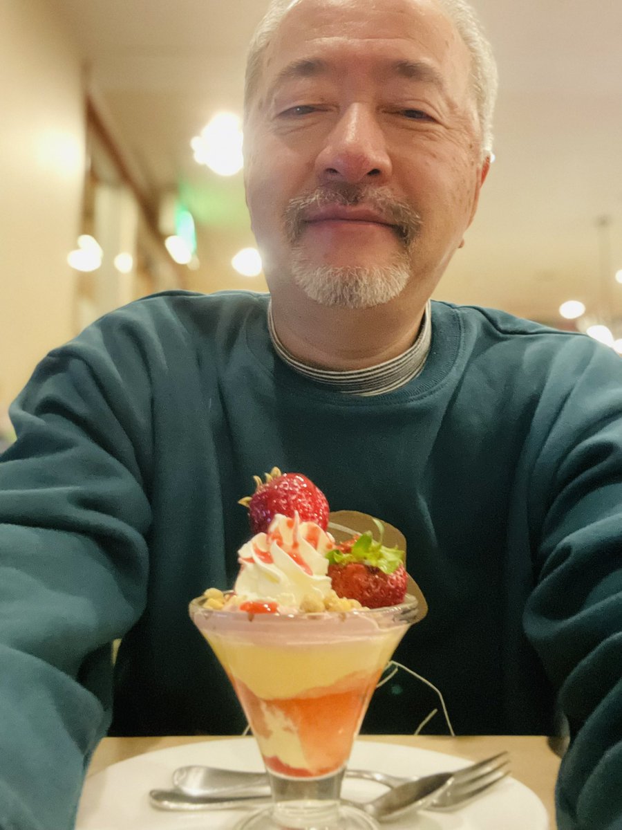 やっとデニーズ行けた〜

あまおうのパルフェ

ほんとはツリーサンデー食べたかったけど血糖値がああぁぁ〜🥲