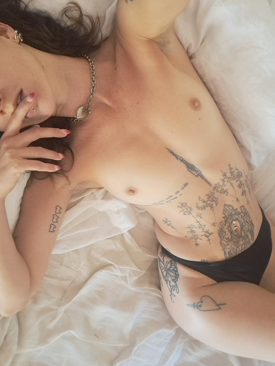 AmyLaFae's tweet photo. Lovers 💘
Come play with me at @CConfidential59 tonight from  4-9pm  xxx https://t.co/PC7GpmTteE