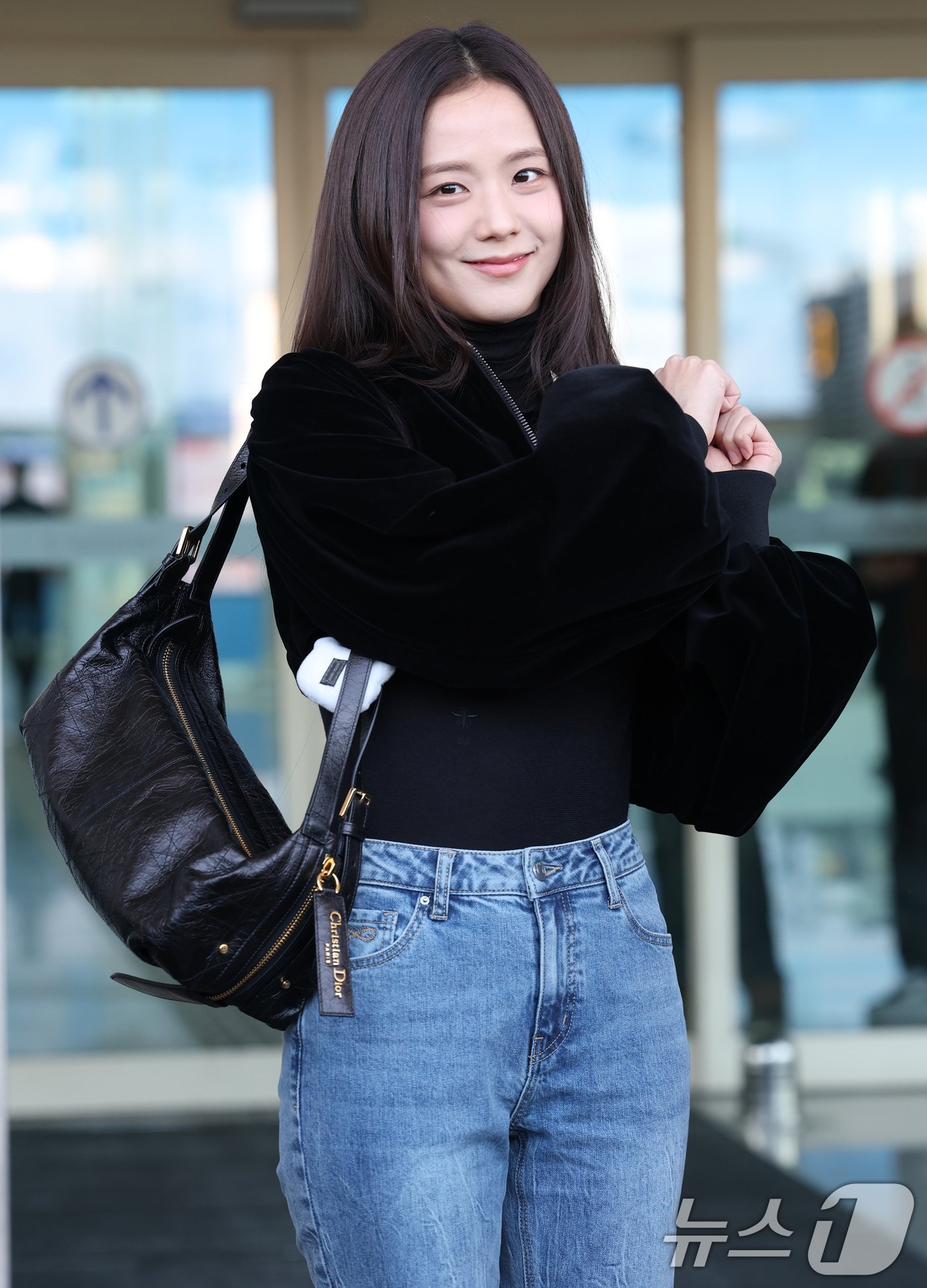 BLACKPINKのJISOO着用♪Dior D-Journey バッグ スモール JISOO STYLE 🤍 on X: 