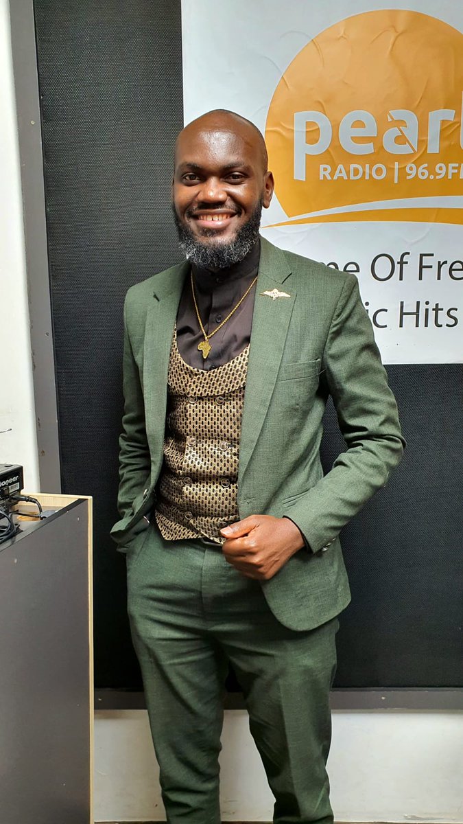 PearlRadioKe's tweet photo. Happy #FunkyFriday and a very Good morning From Pearl!🥳 It's bright day to enjoy it together with @DanielAnunda  on #PearlInTheMorning

#PearlRadioKe https://t.co/AV1GXP94u5