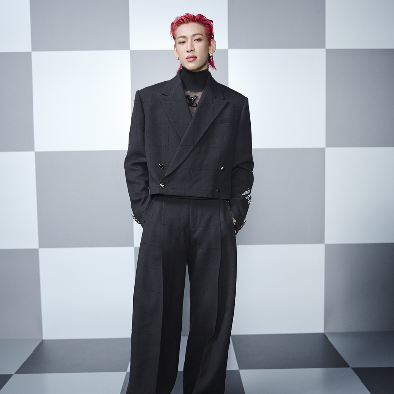 LouisVuitton_JP's tweet photo. #LVMenFW25
2025秋冬メンズ･ファッションショーに #Bambam、#Mahmood、#ZhuYilong、#ShyGirl、#Skepta、#OmarSy などメゾンのアンバサダーやフレンド･オブ･ザ･ハウスが出席。

#PharrellWilliams #Nigo #LouisVuitton