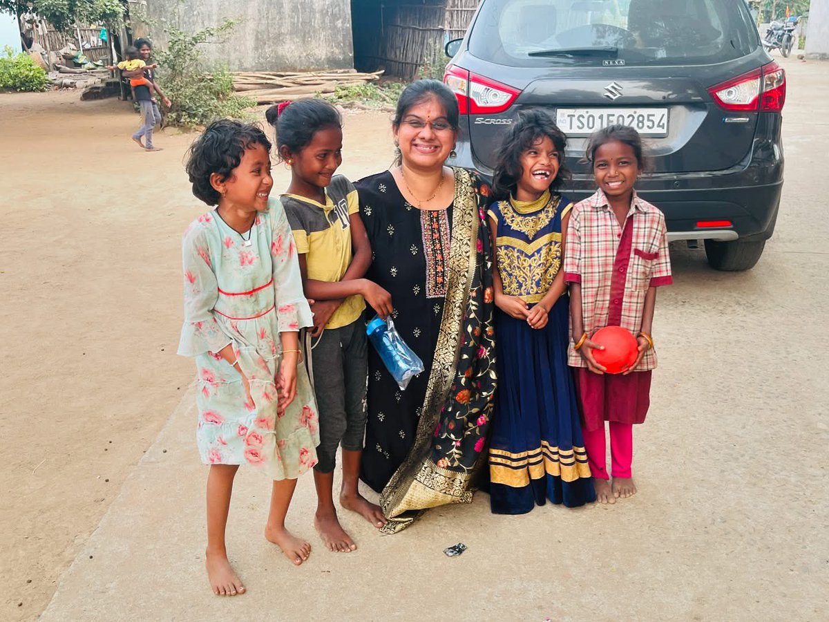 Nikhini_Varma's tweet photo. #NationalGirlChildDay
Let every girl child rise,reach & reign..Accomplishing the aspirations of herself & the people around..
Our efforts towards the empowerment of Girl Child will continue✨
Celebrating every girl child today & everyday👸🏻🤵🏻♀️
#Nirrnay #Adilabad https://t.co/a0DhVHyLA9
