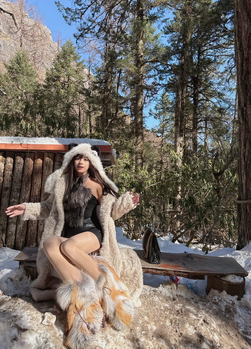 lucyannasxi's tweet image. ⚠️ WATCH FOR POLAR BEARS 🐻