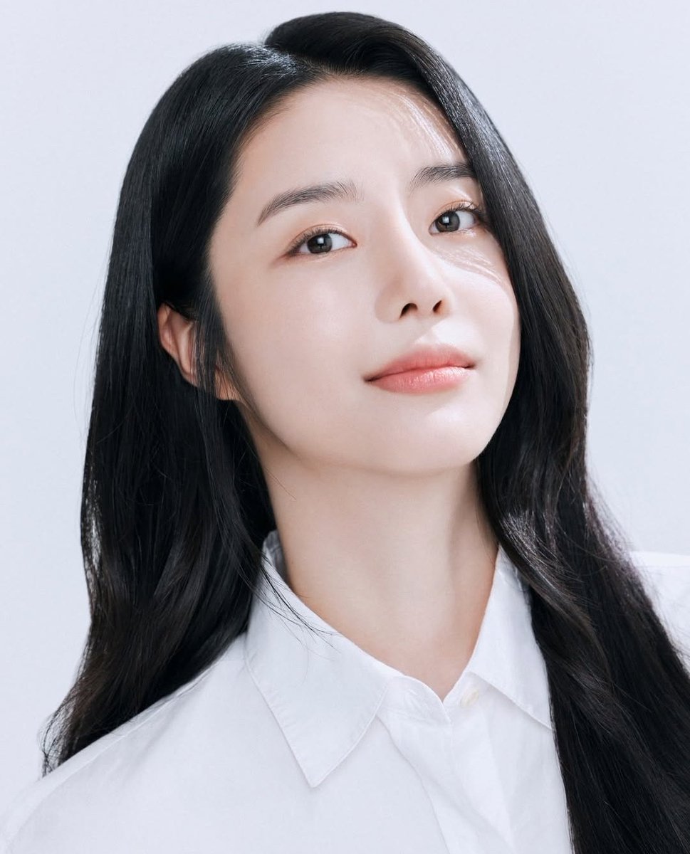 daheeverse's tweet photo. casting news soon for #choimoonhee 🙏 https://t.co/ZvTz8asVhq