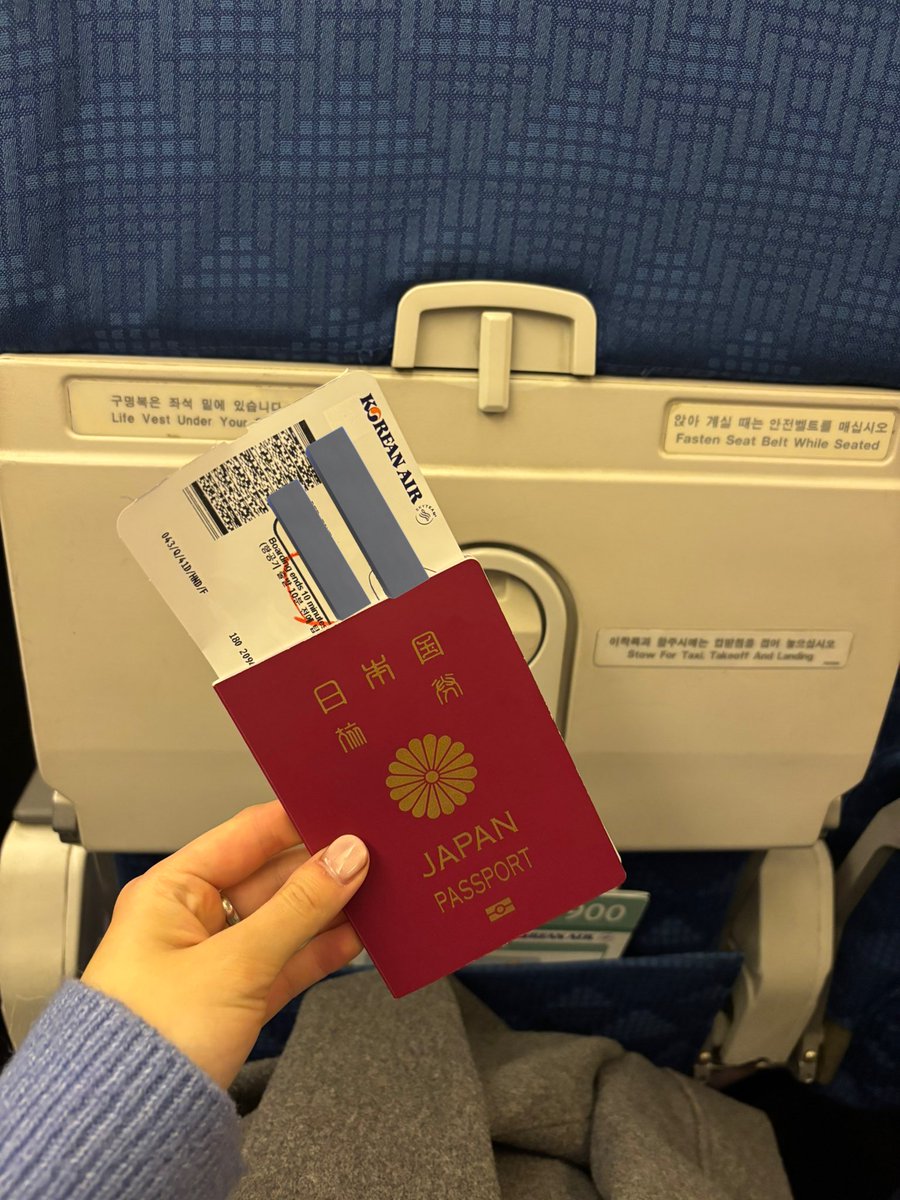 bmsorabm's tweet photo. 実は昨日から韓国います〜🇰🇷
トレカと撮るの忘れちゃった🥹 https://t.co/fPoBoxkySk