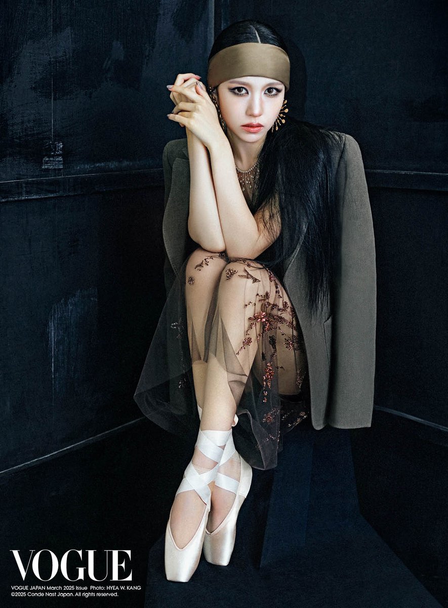 lessencestudios's tweet photo. Mina of TWICE graces the cover of Vogue Japan’s March 2025 issue, dressed in Fendi and wearing Boucheron jewelry.

#MINA #미나 #TWICE #MINAxVOGUEJAPAN https://t.co/YO14PcanCA