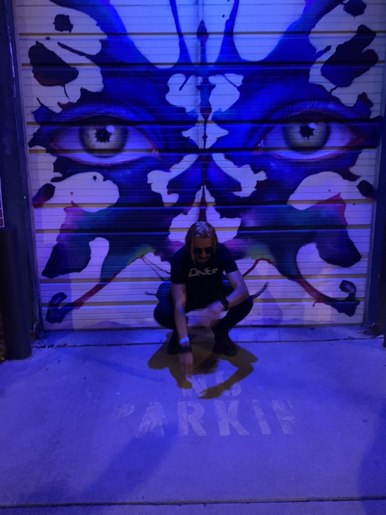 Kenneth_Scarbor's tweet photo. Knock knock. Who’s there? Not the old me and I don’t know if he’s ever coming back!

…
.
.
#artist #graffiti #dj #BeYou #BeAKing https://t.co/UHq0Digtdy