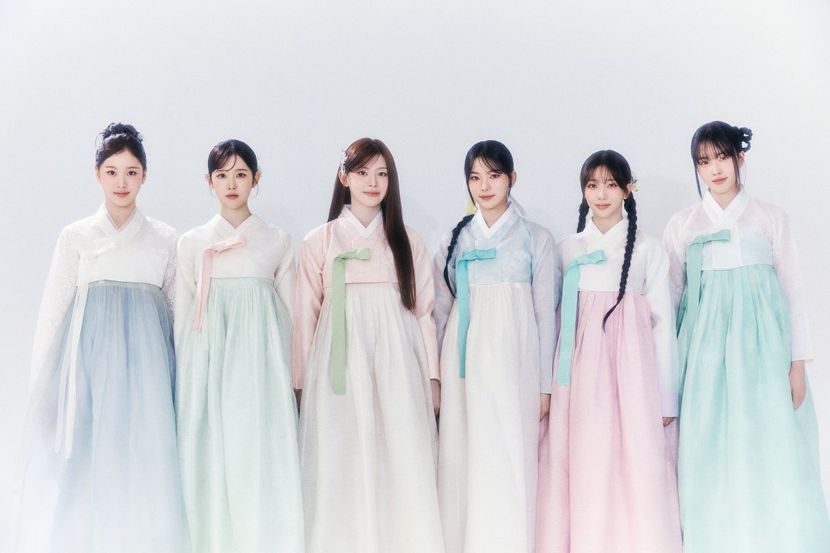 STAYC_official's tweet photo. 𝐇𝐚𝐩𝐩𝐲 𝐍𝐞𝐰 𝐘𝐞𝐚𝐫 𝟐𝟎𝟐𝟓 𝐰𝐢𝐭𝐡 𝐒𝐓𝐀𝐘𝐂

#STAYC #스테이씨
#2025년에도_우리가_많이_사랑해 https://t.co/UACByodMm2