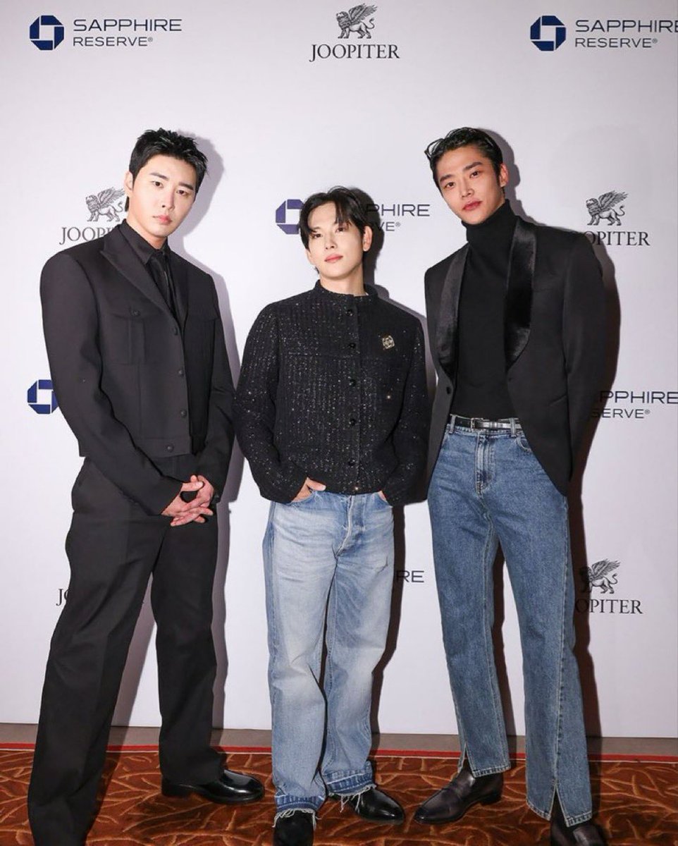 RowoonNews's tweet photo. Joopiterofficial instagram update with ROWOON

#ROWOON #로운 https://t.co/IM34Jxi8I6