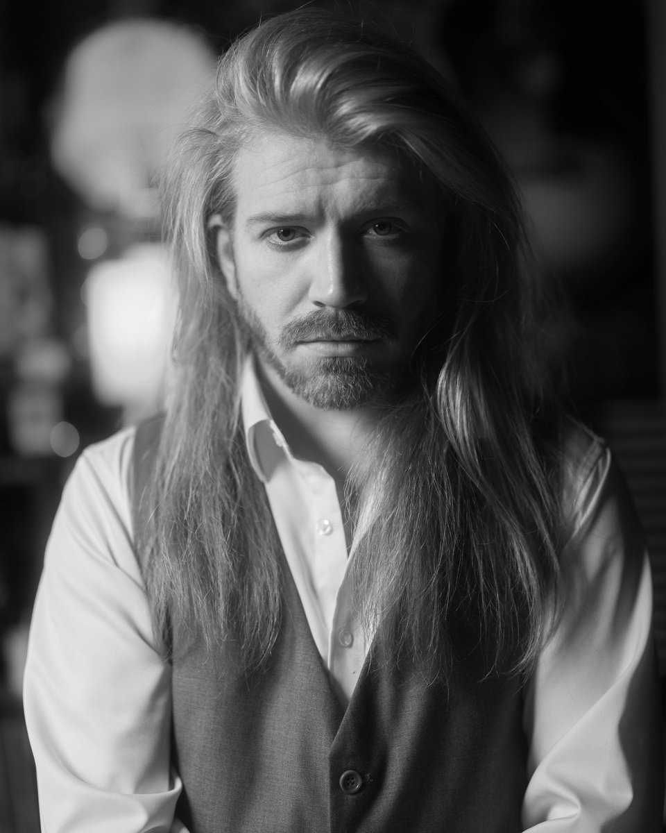 mrphoenixasmr's tweet photo. Incase I decide to cut my hair. I need this to exist https://t.co/xTSIepfnnS