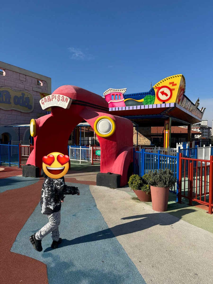 Cinemaniac34's tweet photo. Günaydın

#vialand https://t.co/JmxLkf1Vaz