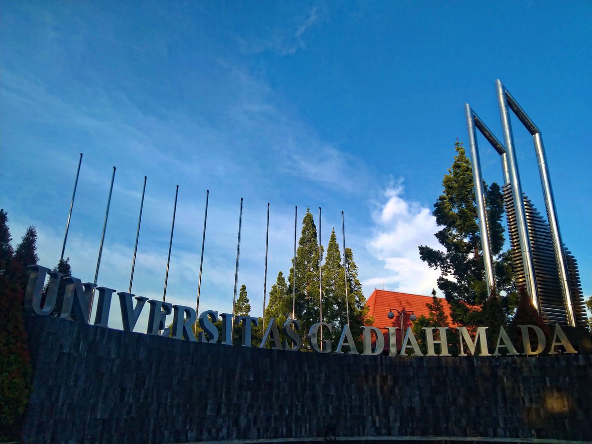 Darkdesuuu's tweet photo. Pengalaman ku selama Study Tour 5 hari UI-ITB-UGM 🤲🏻🙌🏻🤙🏻
A thread 🧵✨ https://t.co/0NI6wsBntY