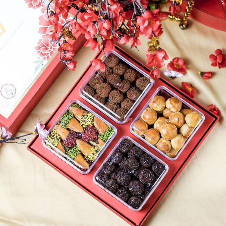 ㅤ
ㅤ
Packages have been sent to your address.

Notes.
恭喜发财! 身体健康, 年年有馀.
(Re: Happy Chinese New year! Sehat selalu, semoga kemakmuran datang setiap tahun.)

Sukses dan bahagia selalu!🎉

Love,
Rayden and Virly.💗
ㅤ
ㅤ