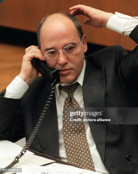 "Dietmar, Phase 2 startet. Gib die SED-Milliarden frei"