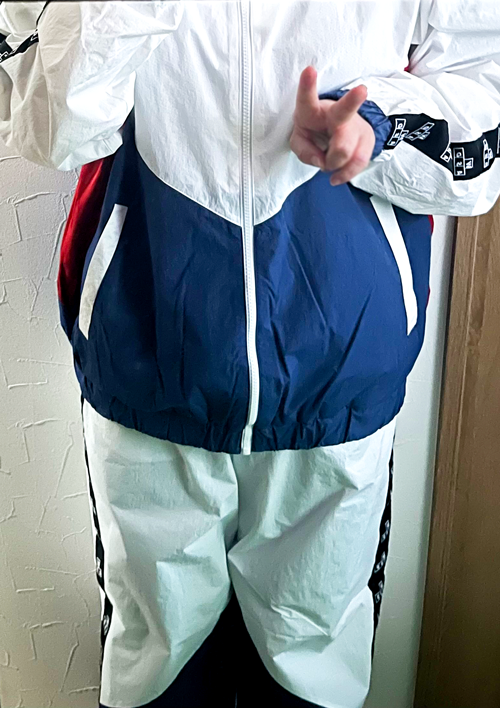 RinRi_0070's tweet image. W.A.S.Dさん×ライトさんコラボのTrackJacketをいただきました。
GBCカラーのデザイン格好いい‼
小柄めですがダボっと着たくてLサイズです。
おしりが隠れる丁度いい着丈です。
1月25日から二次抽選があるみたいですのでお見逃しなく✨
#wasd
#ストグラGBC

▼詳細はこちら▼
wasd.official.ec