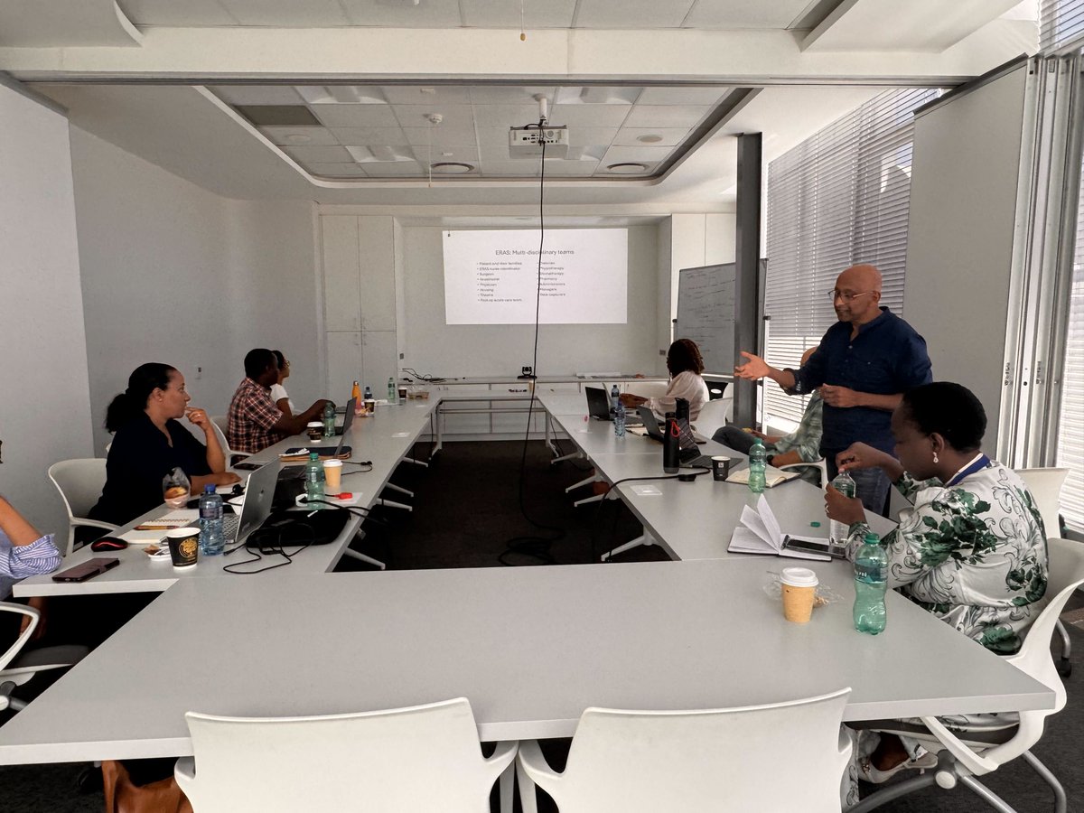 SaferSurgery's tweet image. Our  team is in South Africa  this week! 🇿🇦 

Lifebox was at the @UCT_news Faculty of Health Sciences, teaming up to refine and scale up our #CleanCut program!  Learn more about our #CleanCut work here: bit.ly/LifeboxCleanCut

#safersurgery #Surgery #Lifebox #GlobalHealth